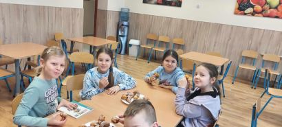 Smażenie pączków w klasie drugiej🍩