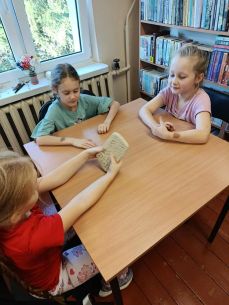 Wizyta klasy 1 w Bibliotece Gminnej